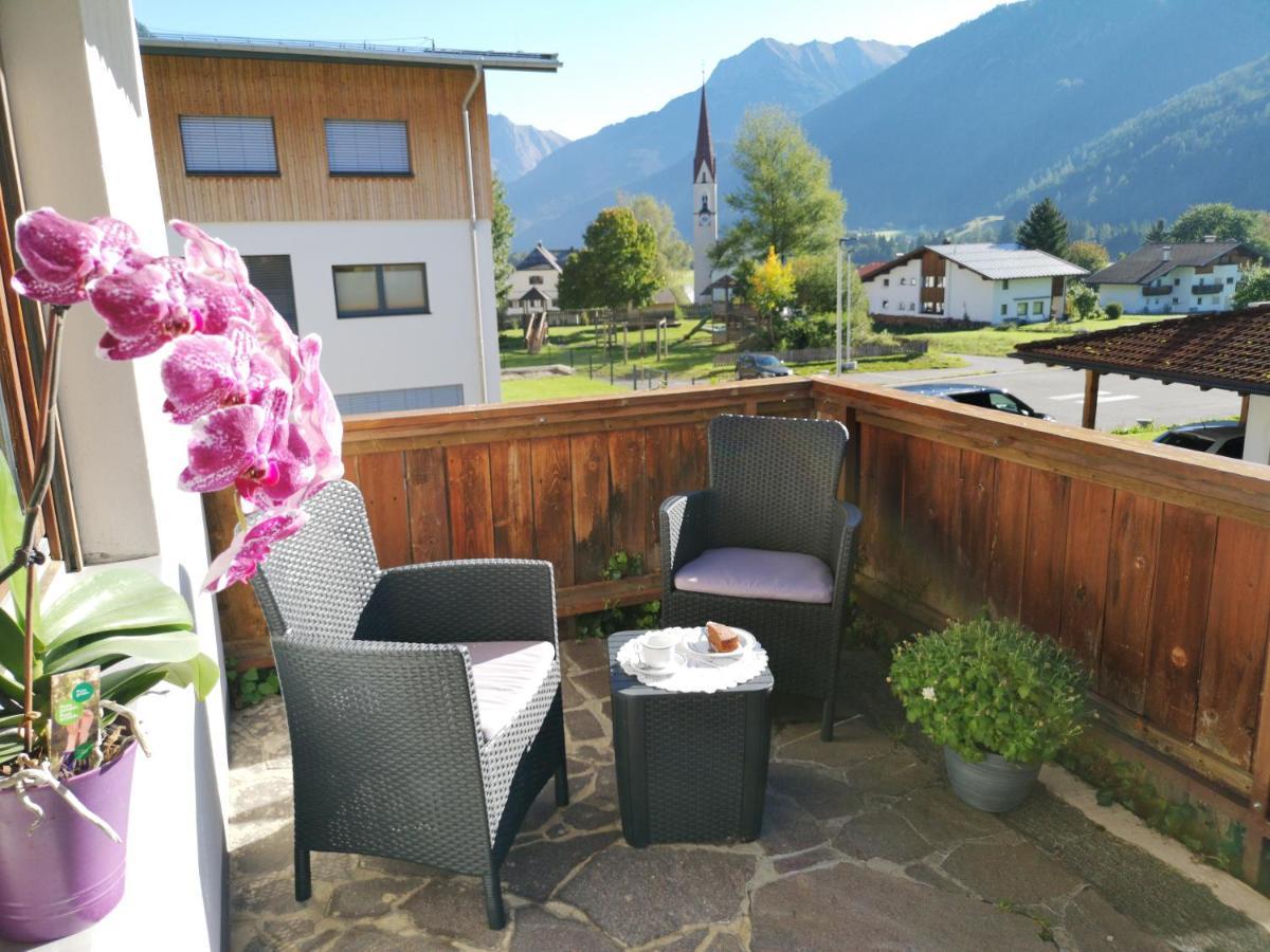 Gaestehaus Wolf Elbigenalp Exterior photo